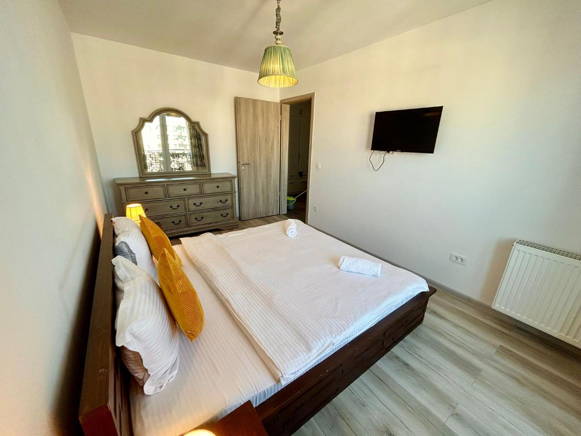 Jad - Luxury 3 Rooms & 2 Rooms Apartments In Kasper, Near Coresi Mall 브라쇼브 외부 사진