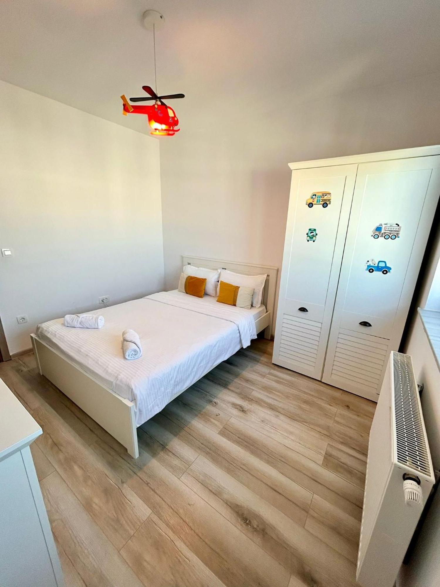Jad - Luxury 3 Rooms & 2 Rooms Apartments In Kasper, Near Coresi Mall 브라쇼브 외부 사진